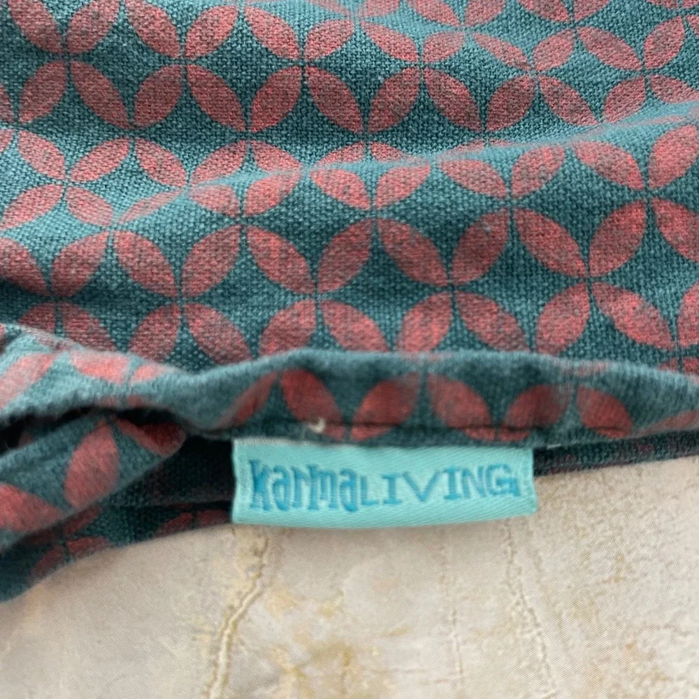 Karma Living French Bulldog Frenchie Pug Floral Crochet Applique Tea Towel 18x26
